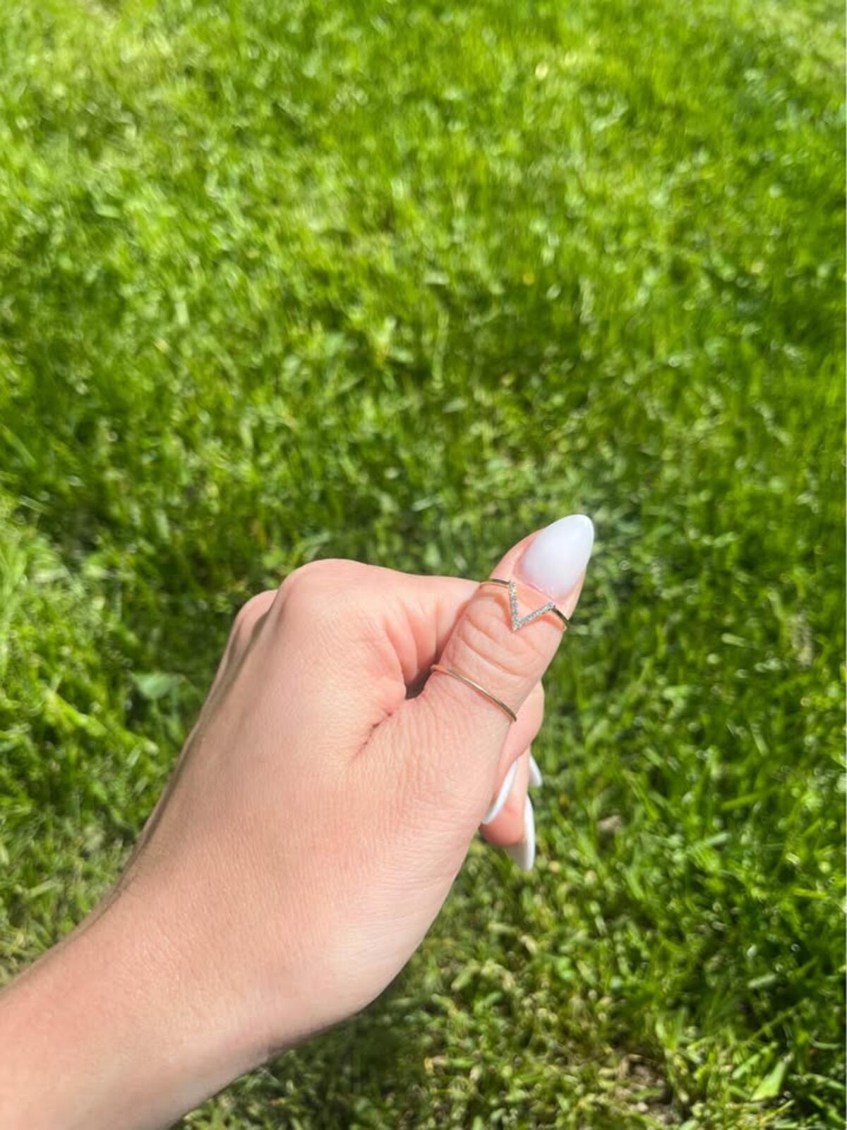 10K Yellow Gold V / Chevron Ring - Size 8