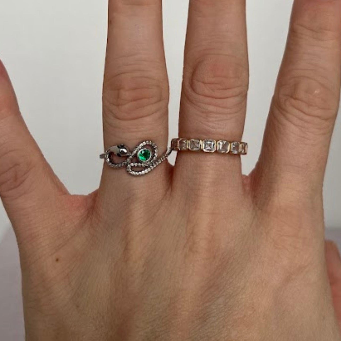 Vintage Sterling Silver Snake Ring with Green CZ Stone – Size 6