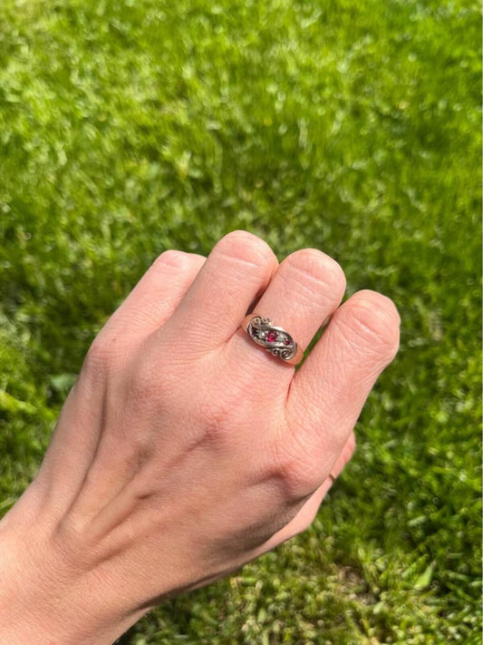 Vintage 10K Gold Victorian Era Ring - 2.96g - Size 7.5