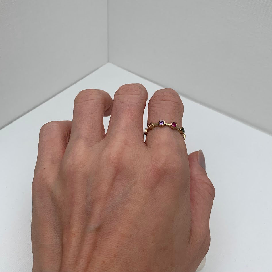 10K Gold Multicolour Stone Band Ring | Size 8 | 1.66g