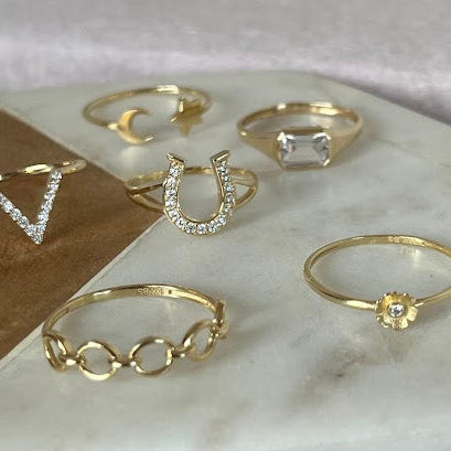 10k Solid Gold Horseshoe Ring – Size 6