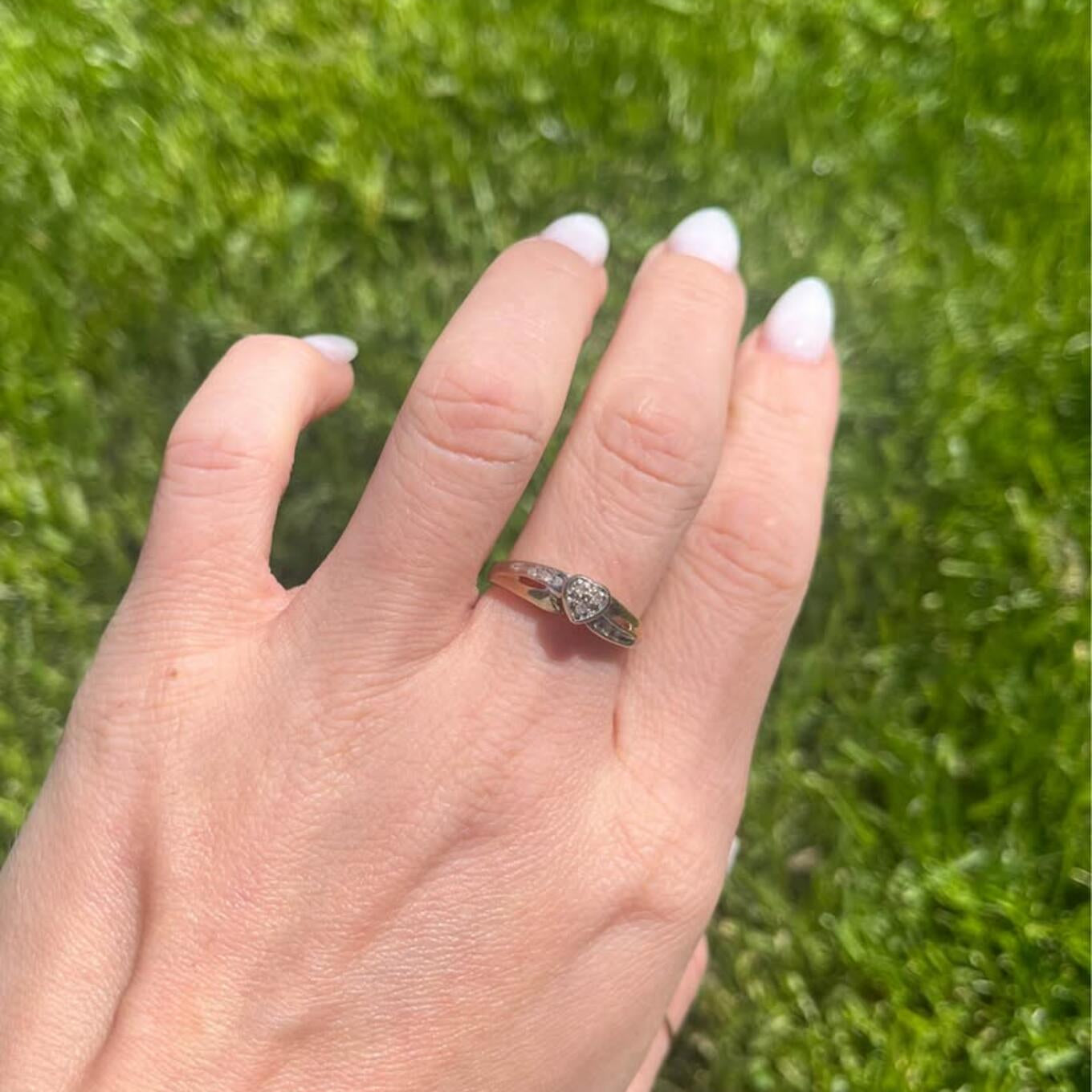 10k Yellow Gold + Natural Diamond Heart Ring - 2.33g - Size 7