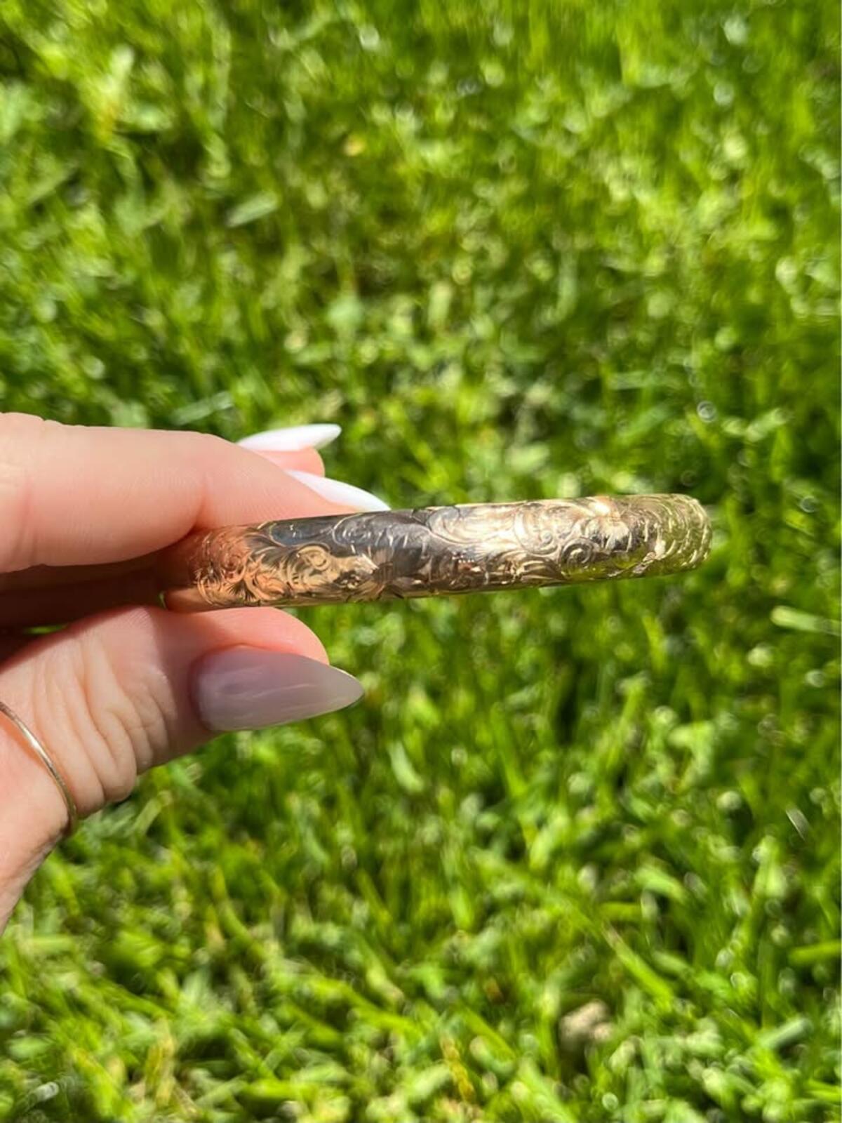 Vintage 10k Yellow Gold Floral Bangle - 11.80g