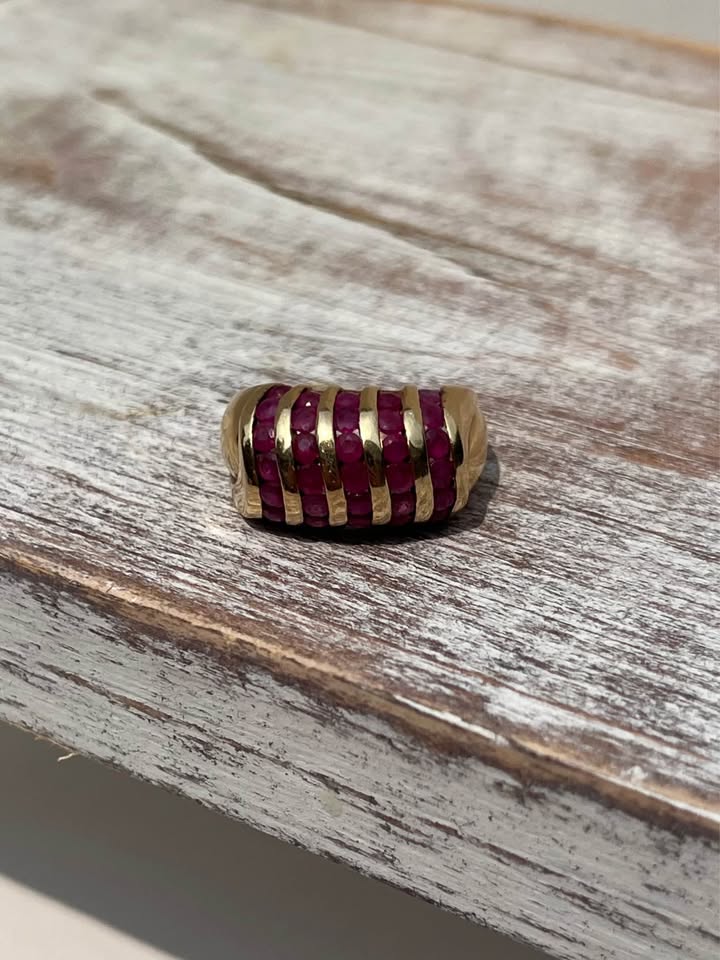 Vintage 10K Gold Natural Ruby Statement Ring | 6.86g | Size 7