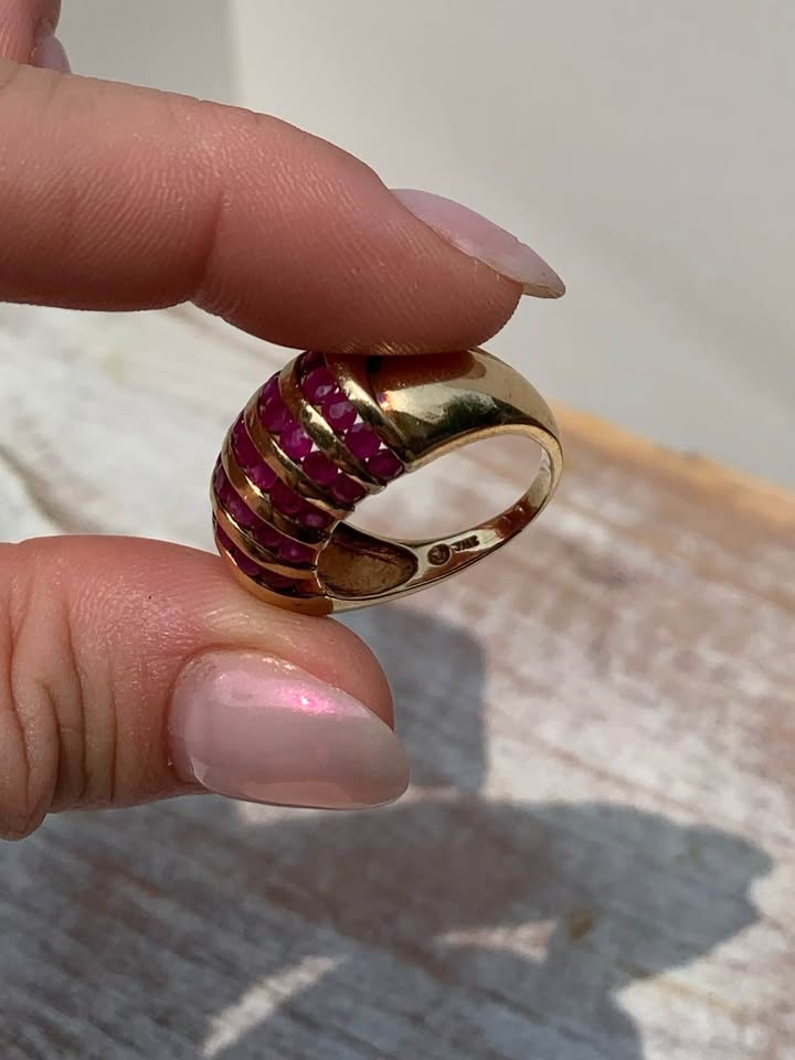 Vintage 10K Gold Natural Ruby Statement Ring | 6.86g | Size 7