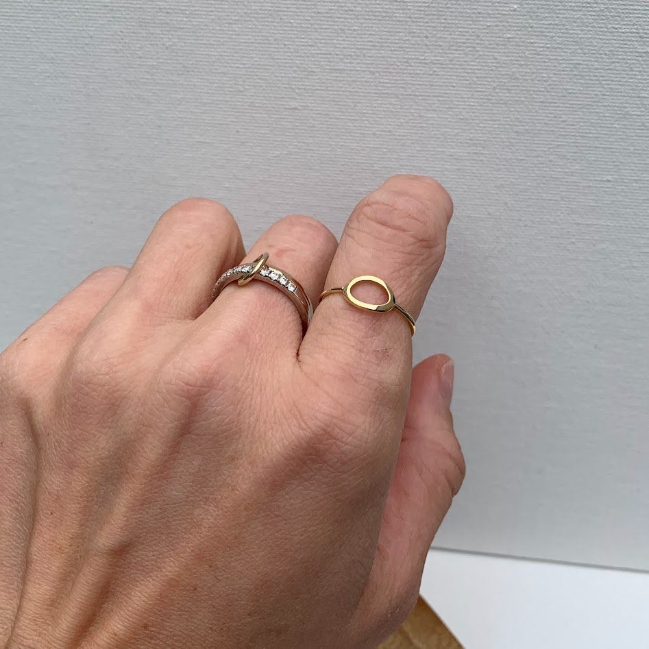 10K Gold Open Oval Circle Ring | Size 7