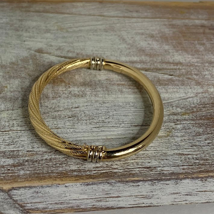 Vintage 10K Gold Textured Bangle Bracelet | 9.9g | Two-Tone Accents