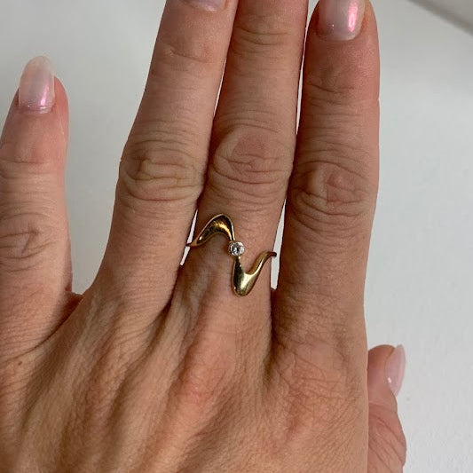 Vintage 14K Gold Wave Ring | CZ Accent | Size 6.75