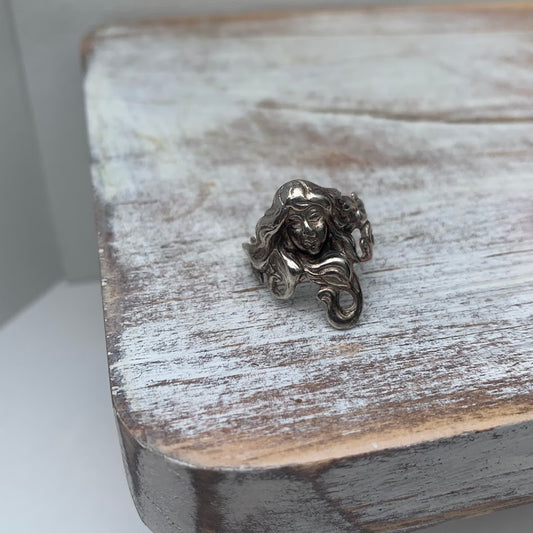 Vintage Sterling Silver Art Nouveau Maiden Ring | Size 6