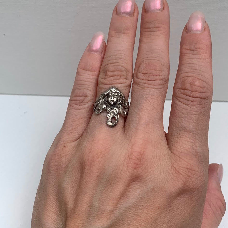 Vintage Sterling Silver Art Nouveau Maiden Ring | Size 6