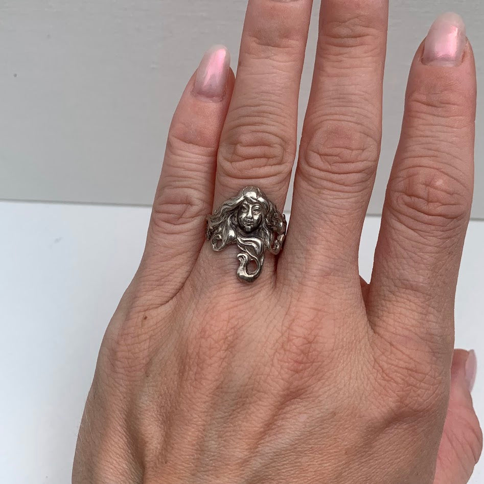 Vintage Sterling Silver Art Nouveau Maiden Ring | Size 6