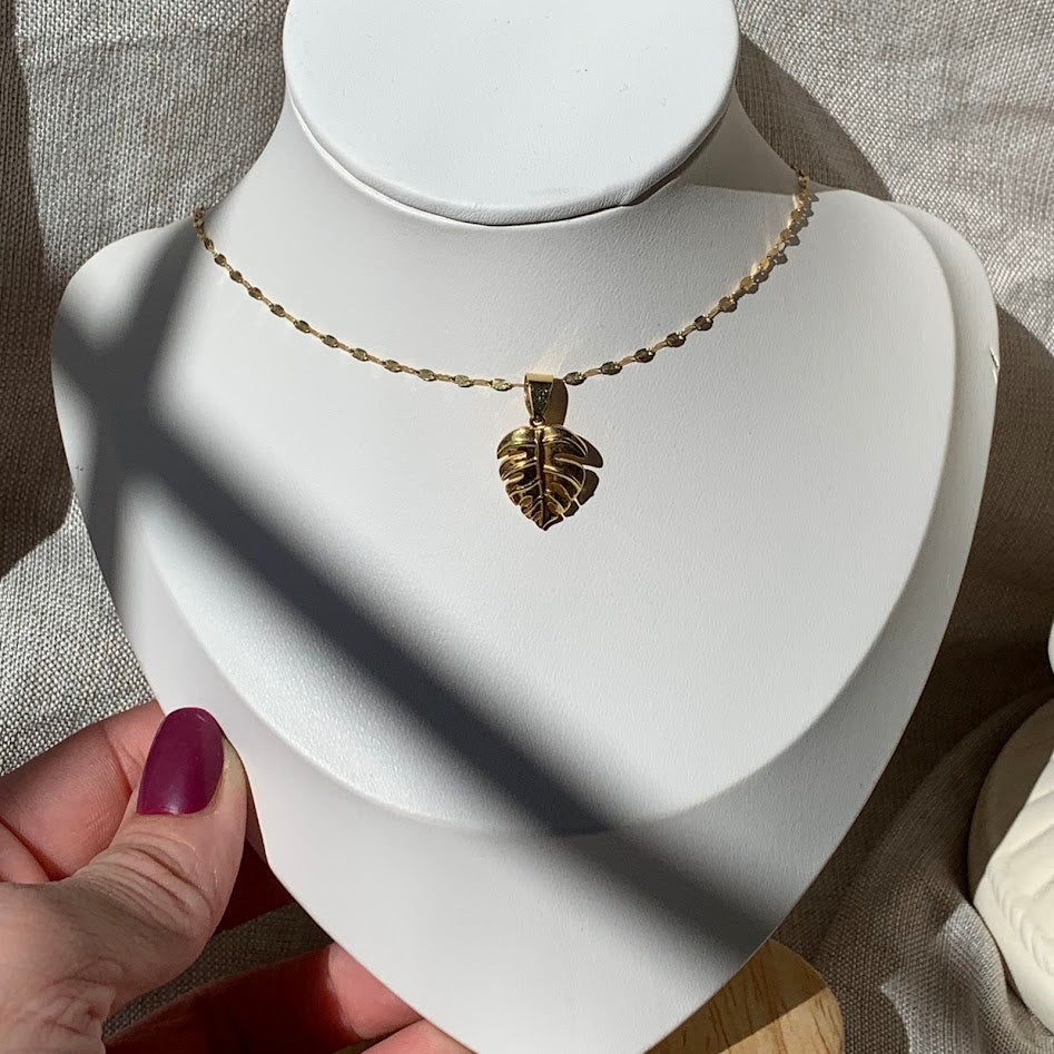 18K Solid Gold Monstera Leaf Pendant | 1.68g