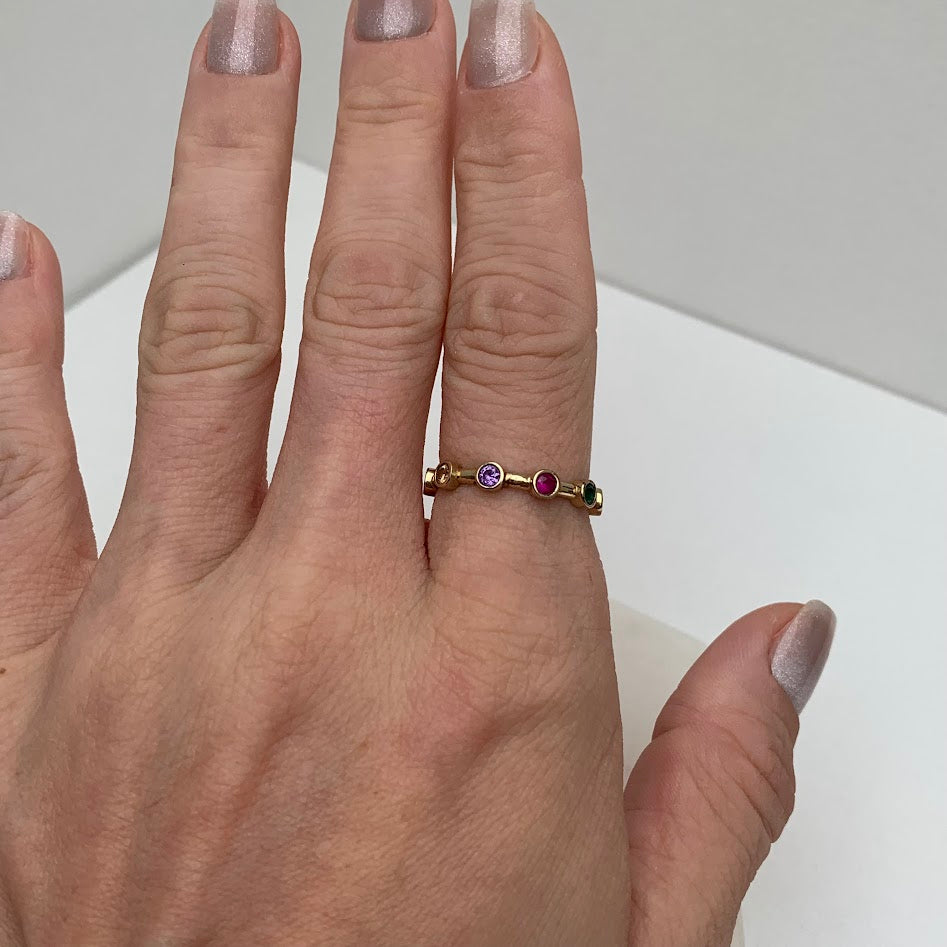 10K Gold Multicolour Stone Band Ring | Size 8 | 1.66g