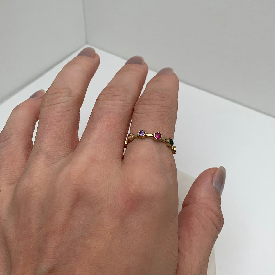 10K Gold Multicolour Stone Band Ring | Size 8 | 1.66g