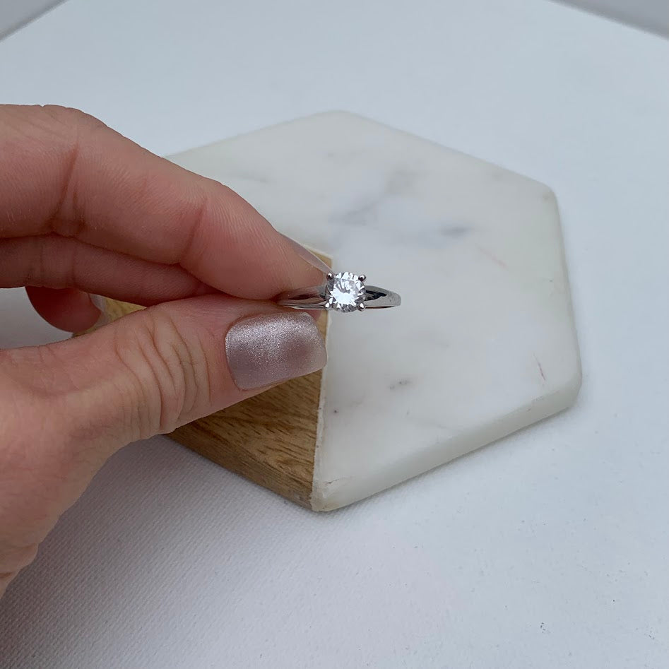 10K White Gold CZ Solitaire Ring | 2.03g | Size 7.75