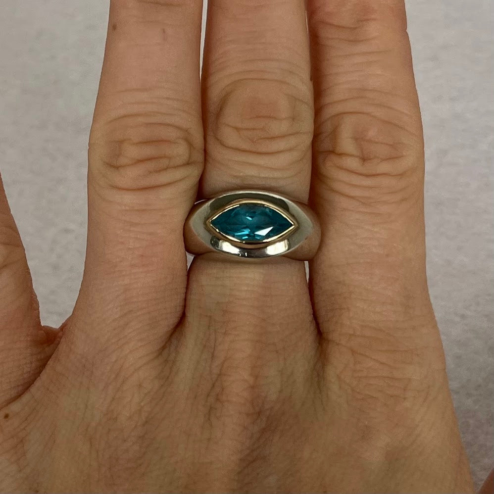Vintage Blue Topaz Ring 925 Sterling Silver & 14k Gold East West Marquise Size 7