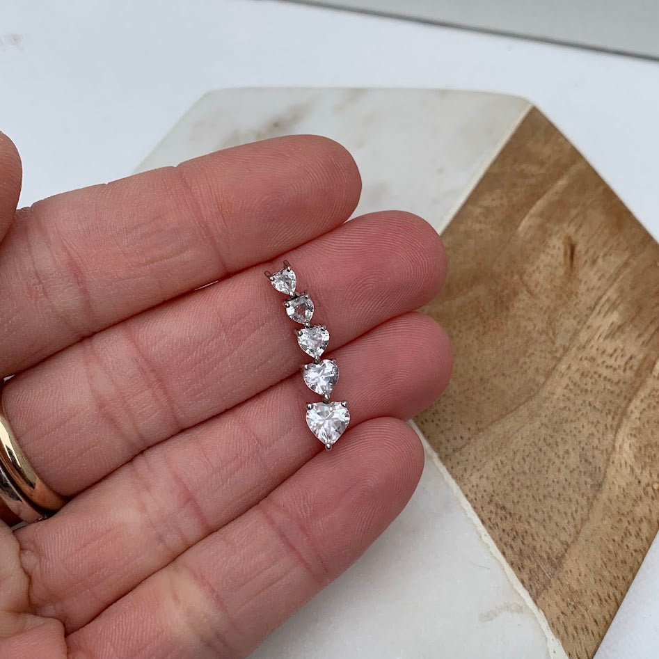 10K White Gold Graduated Heart CZ Pendant