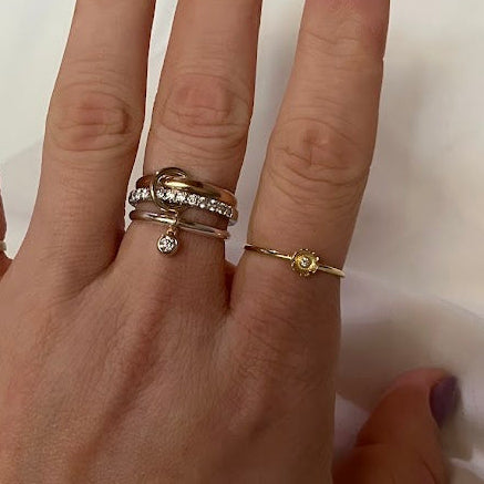 10k Solid Gold Dainty Flower Stacking Ring - Size 6