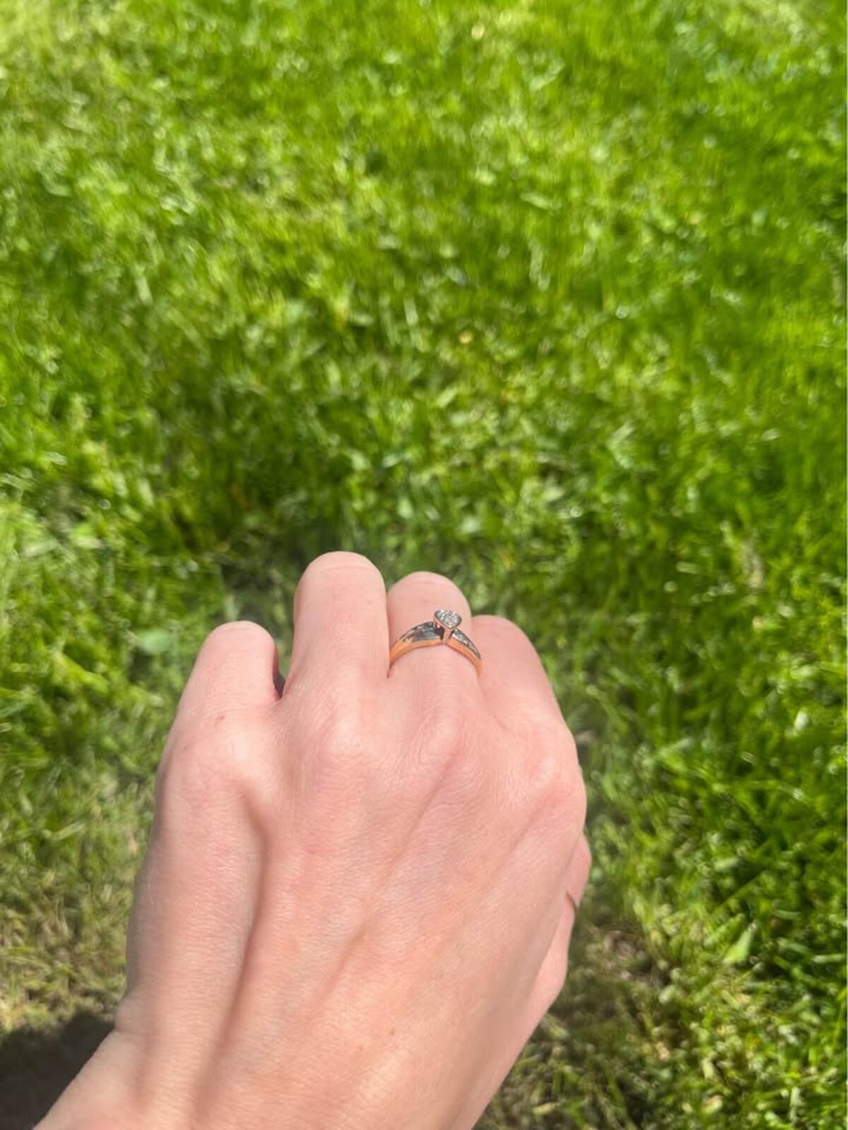 10k Yellow Gold + Natural Diamond Heart Ring - 2.33g - Size 7