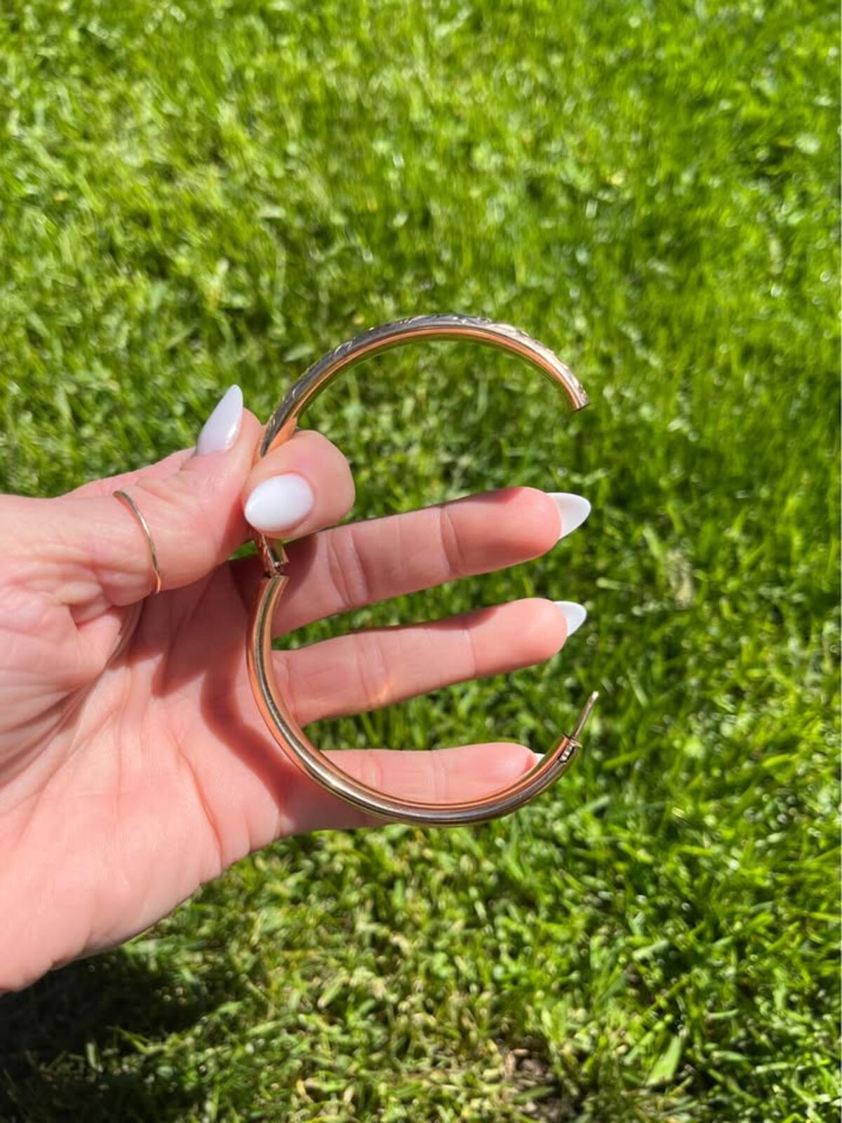 Vintage 10k Yellow Gold Floral Bangle - 11.80g
